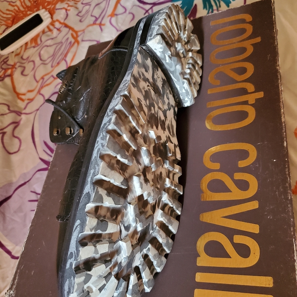 boots - Picture 3 of 3
